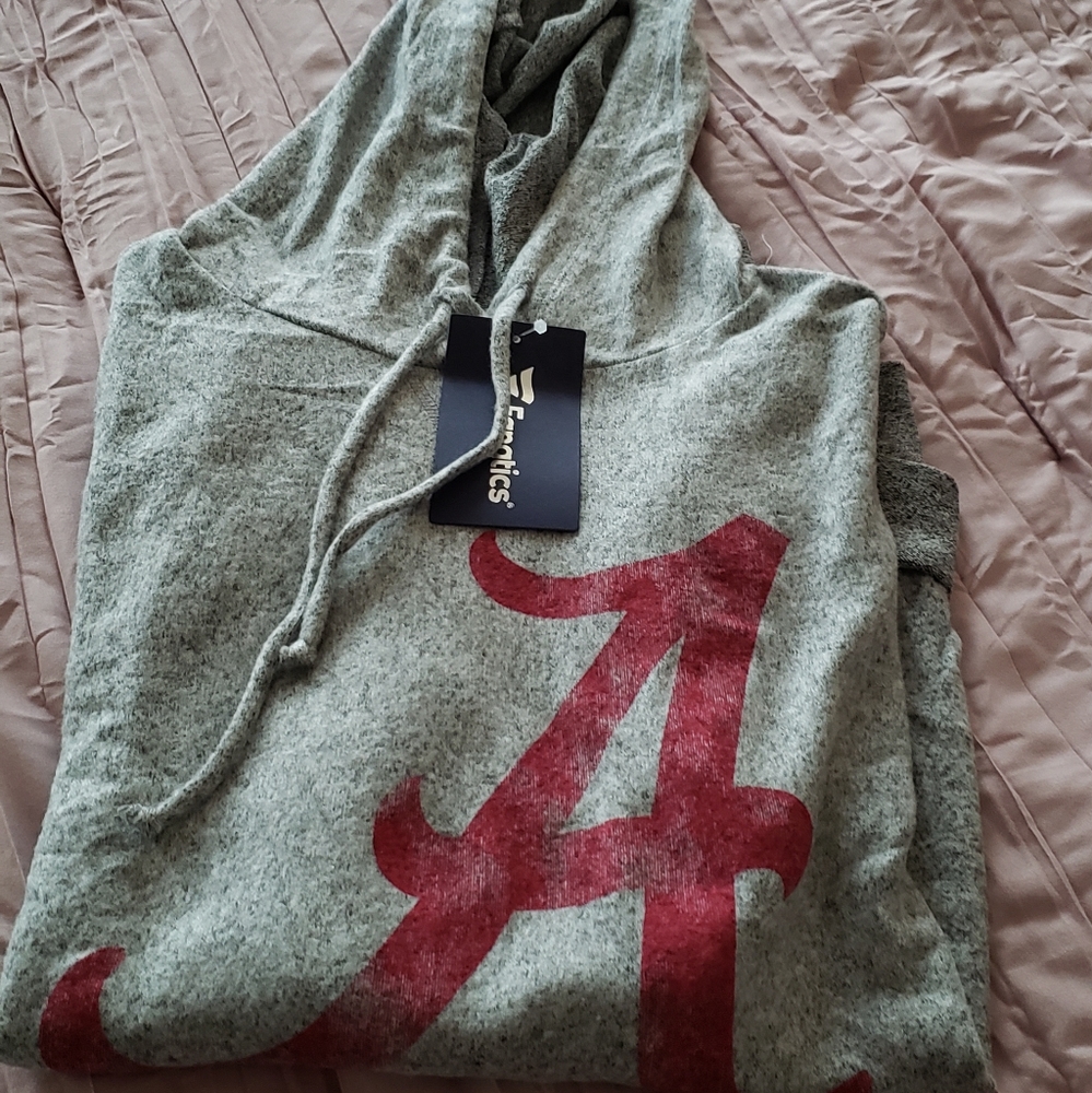 Brand New!!! Women Xl Alabama pull-over